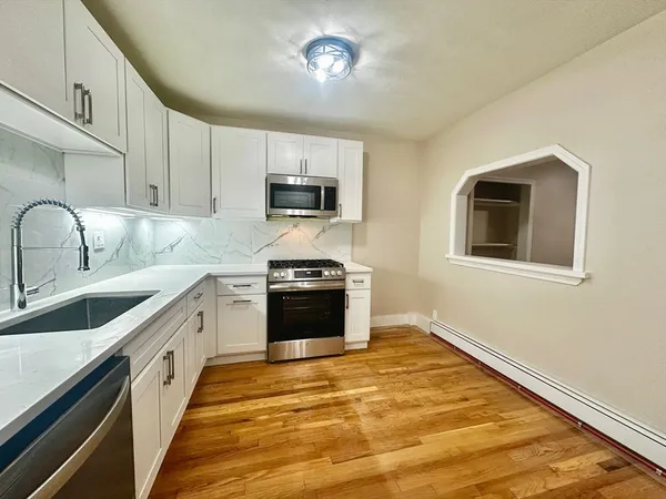 $2,950 | 4 Chesterton Street, Unit 2A, Boston, MA 02119