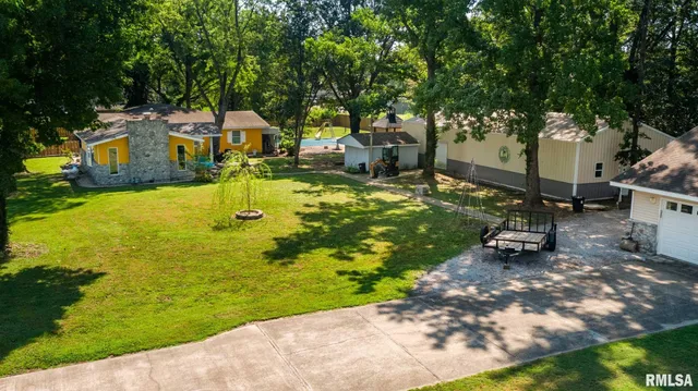 $225,000 | 708 East Candy Cane Lane, West Frankfort, IL 62896