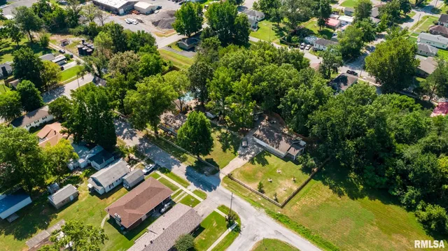 $225,000 | 708 East Candy Cane Lane, West Frankfort, IL 62896