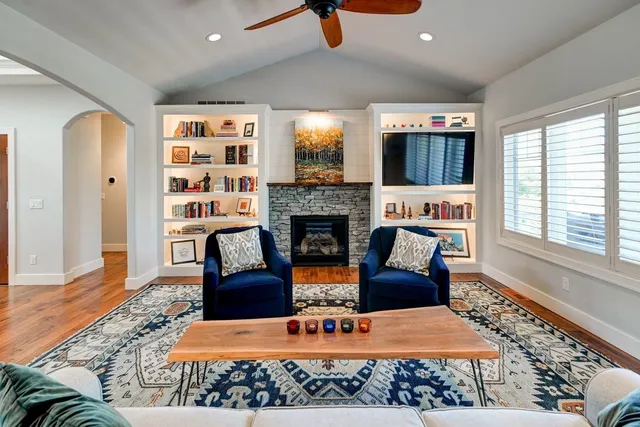 $949,900 | 1115 Ireland Drive, Waunakee, WI 53597