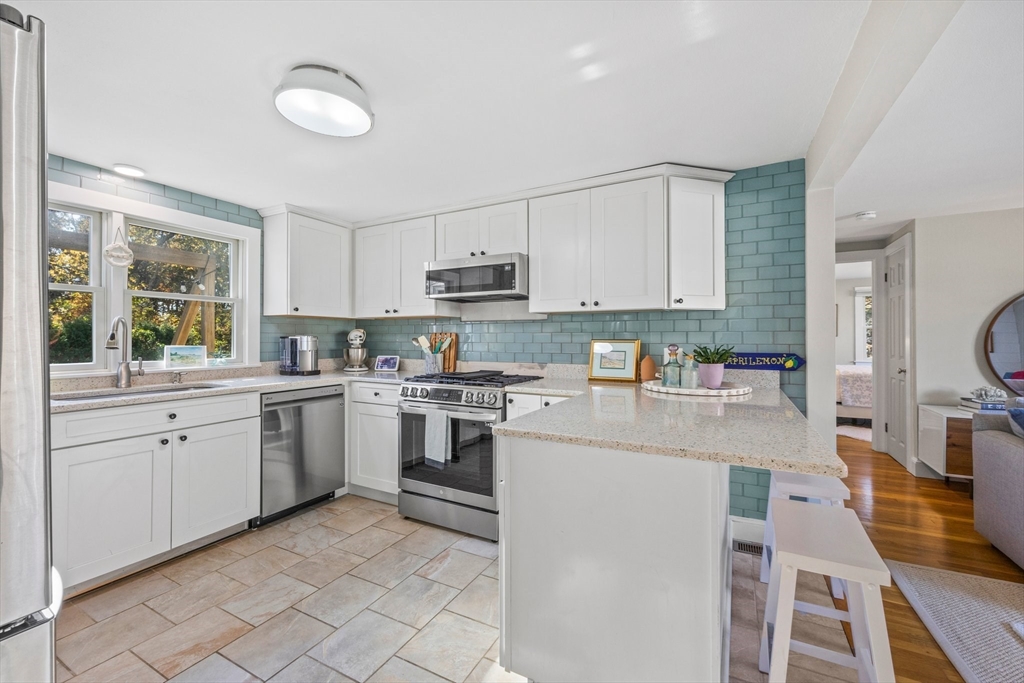 195 Sisson Road Harwich, MA 02645 - Photo 4 of 33 Gallery Image 4