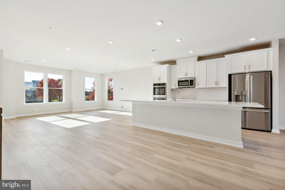 14272 Newbrook Drive Chantilly, VA 20151 - Photo 3 of 25