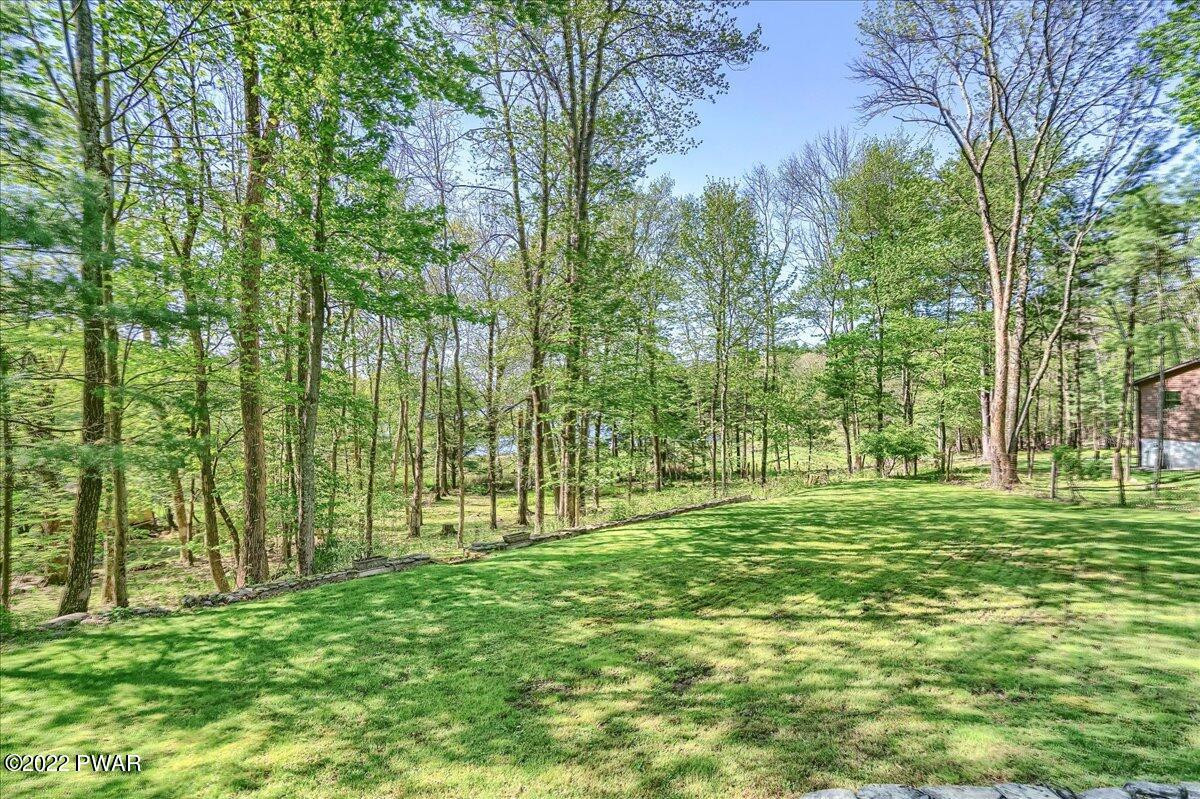435 Raymondskill Road Milford, PA 18337 - Photo 42 of 59 yard