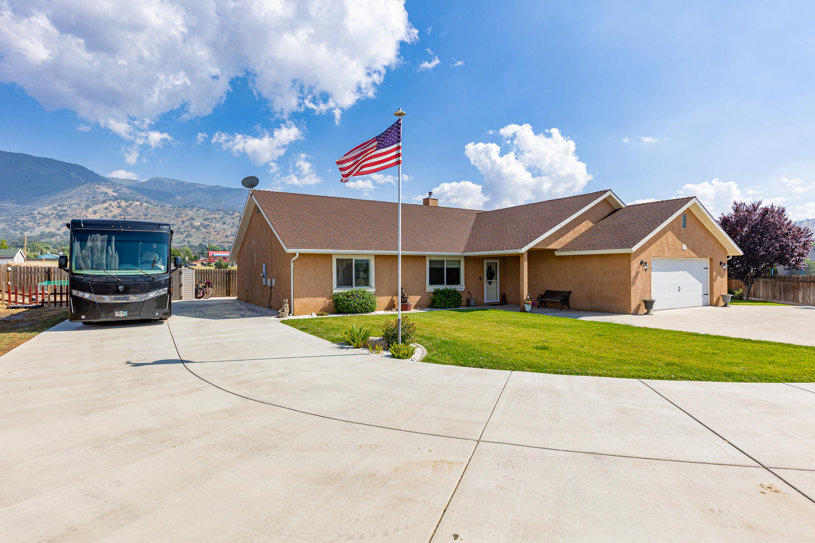 18270 Ghost Town Street Tehachapi, CA 93561 - Photo 5 of 45 6Y9A7267211111
