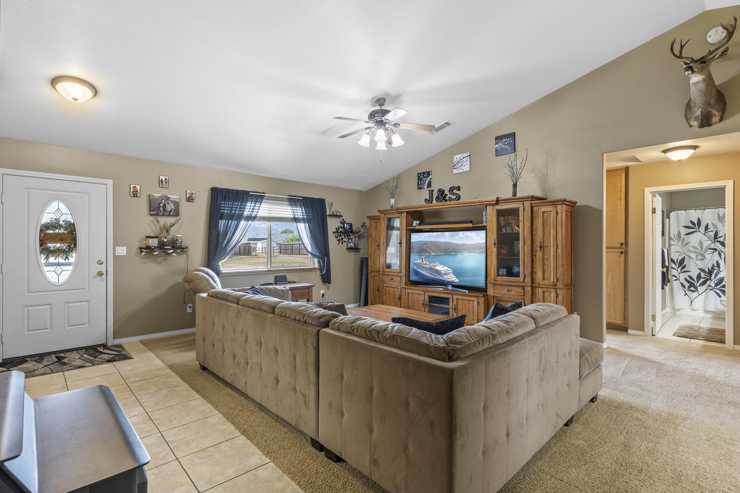 18270 Ghost Town Street Tehachapi, CA 93561 - Photo 7 of 45 6Y9A7197