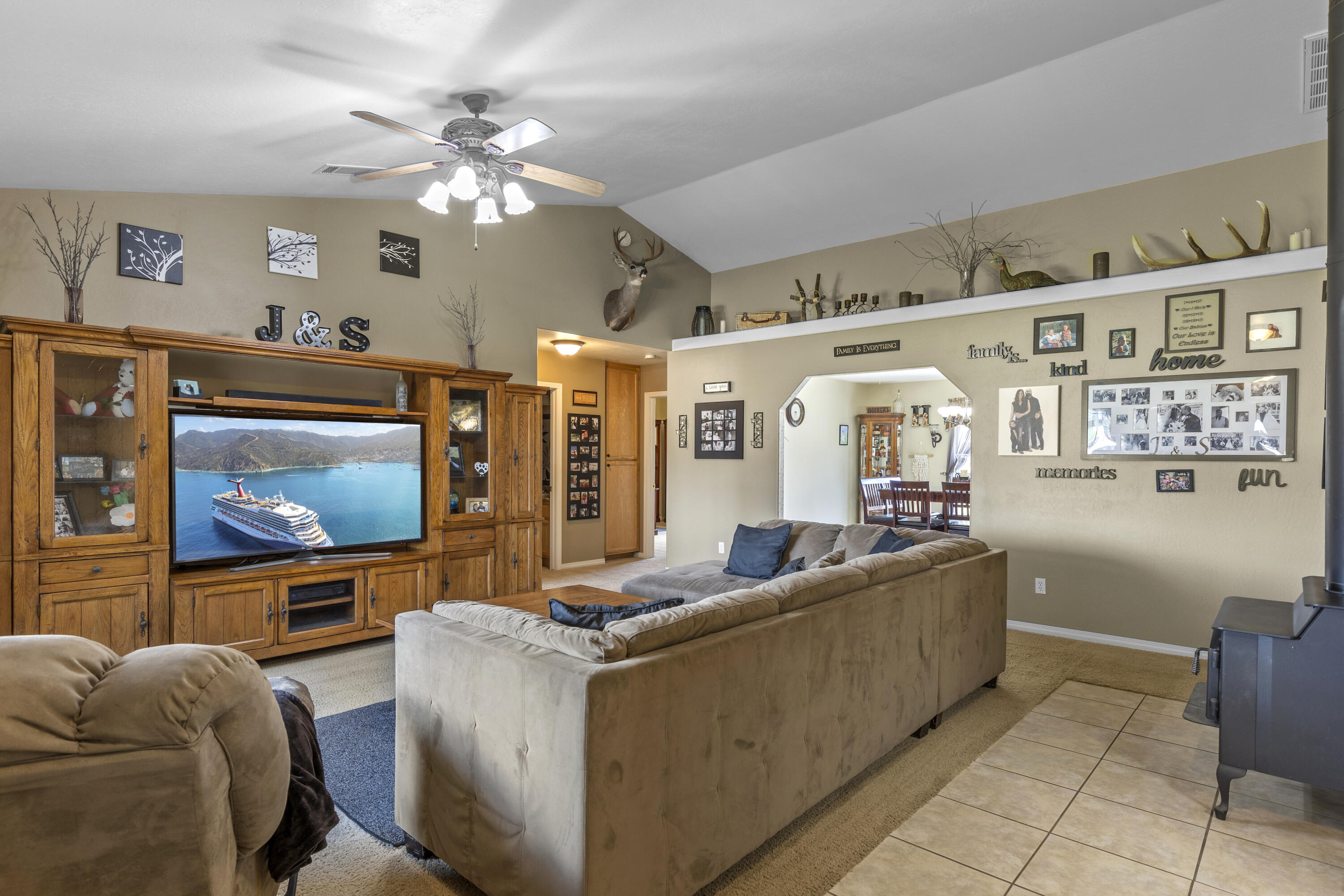 18270 Ghost Town Street Tehachapi, CA 93561 - Photo 8 of 45 6Y9A7190