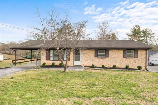 $349,999 | 1471 Mud Pike Road Northwest, Christiansburg, VA 24073