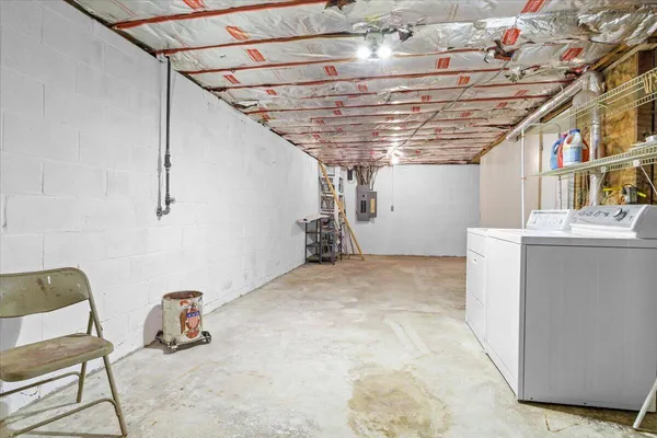 $349,999 | 1471 Mud Pike Road Northwest, Christiansburg, VA 24073