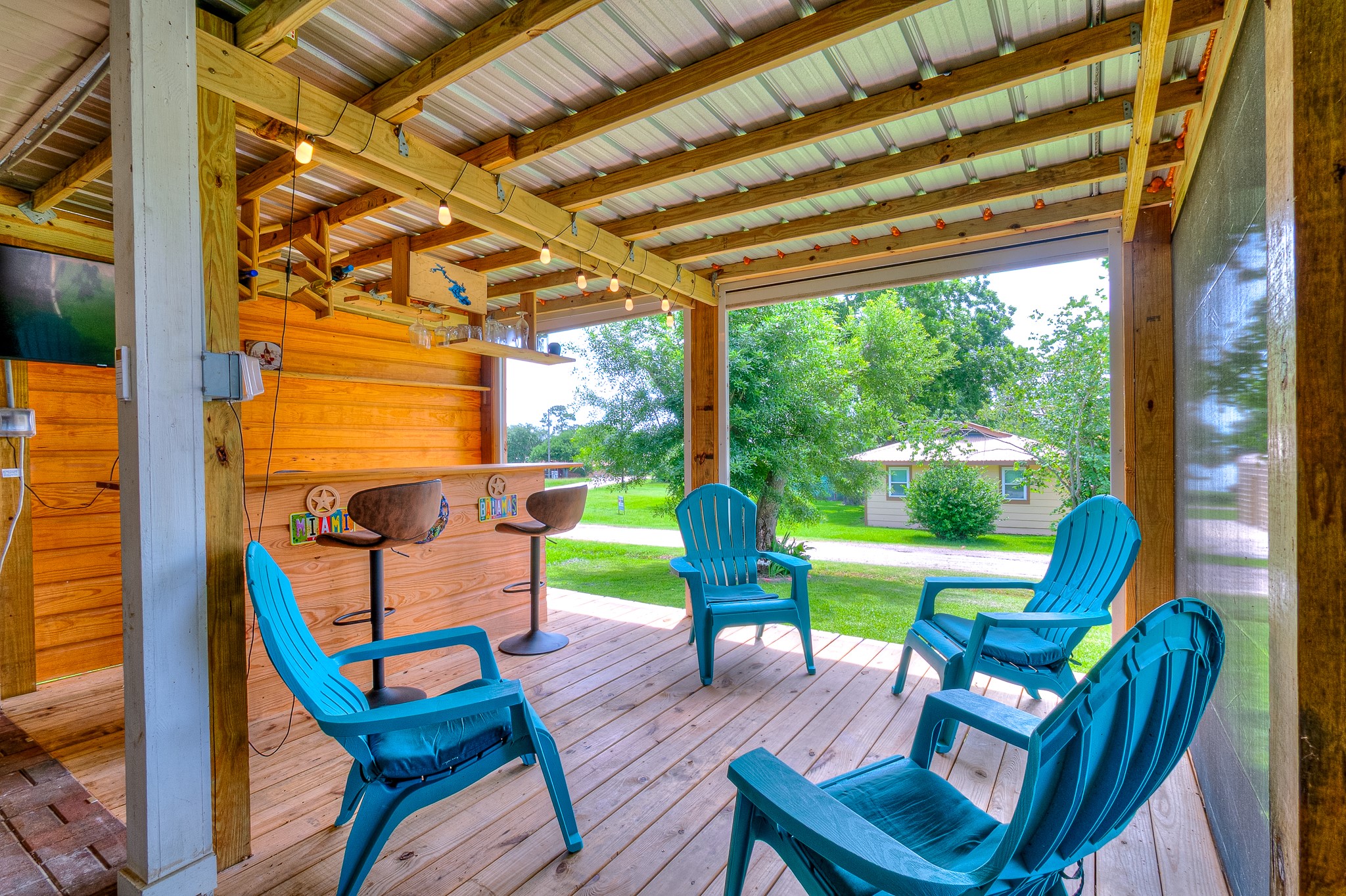20 Clearview Point Blank, TX 77364 - Photo 25 of 38 a view of a chairs and table in the patio