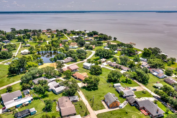 $1,700 | 20 Clearview, Point Blank, TX 77364