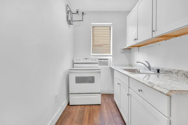 $1,600 | 1554 Southwest 5th Street, Unit 11C, Miami, FL 33135