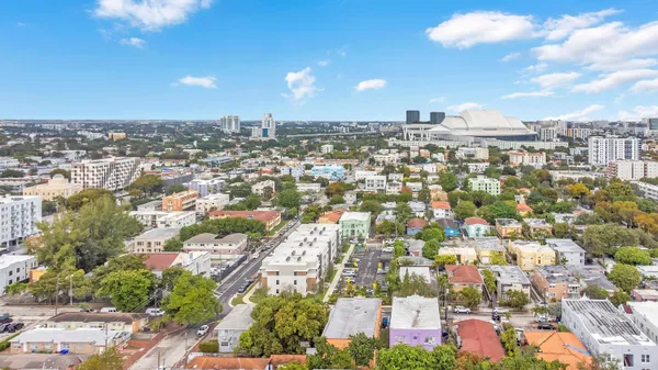 $1,600 | 1554 Southwest 5th Street, Unit 11C, Miami, FL 33135