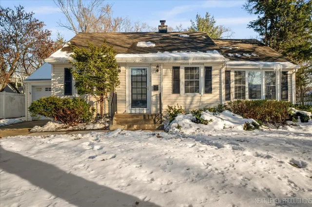 $388,500 | 1326 South Elm Street, St. Charles, IL 60174