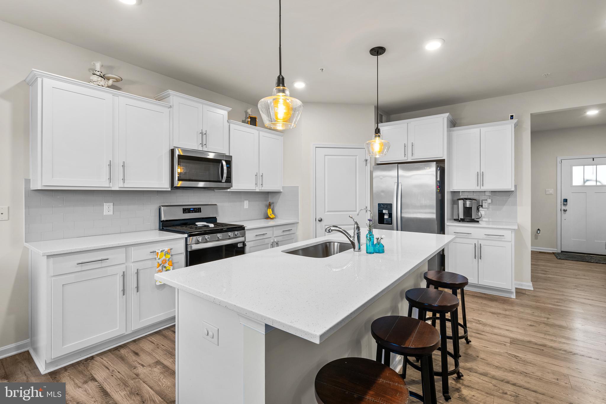 695 Stonegate Road Westminster, MD 21157 - Photo 4 of 44 Shaker Style Cabinets & Quartz Countertops