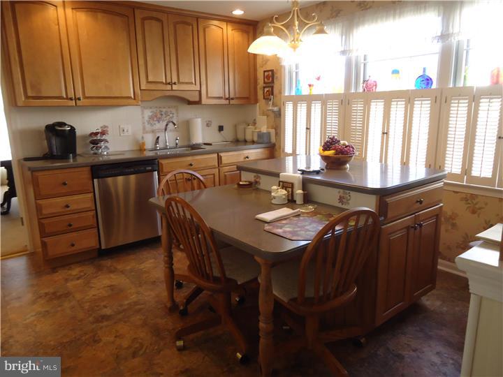 22 Buxton Road Cherry Hill, NJ 08003 - Photo 9 of 21 Gallery Image 9