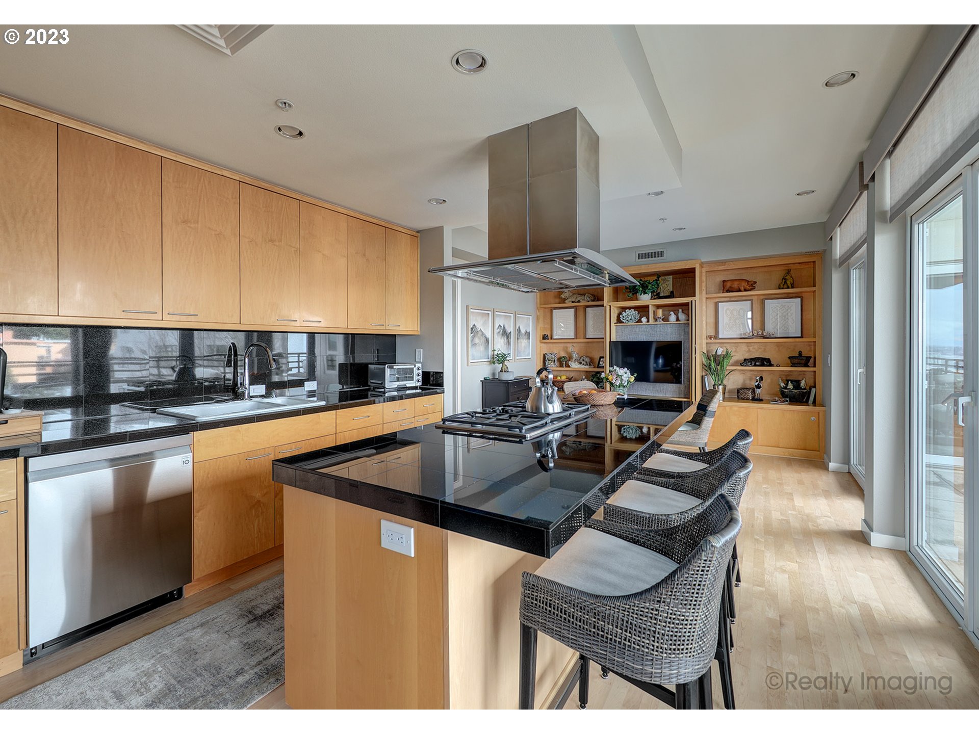 2445 Northwest Westover Road, Unit 417 Portland, OR 97210 - Photo 11 of 30 Gallery Image 11