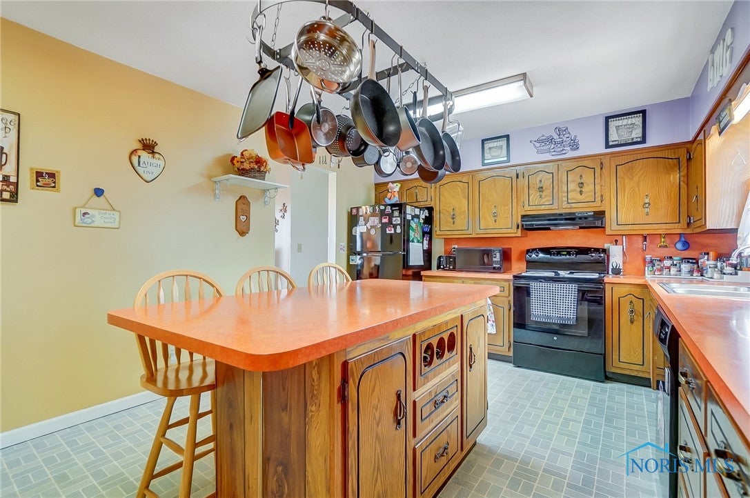 4943 Alexander Road Pemberville, OH 43450 - Photo 14 of 46 Gallery Image 14