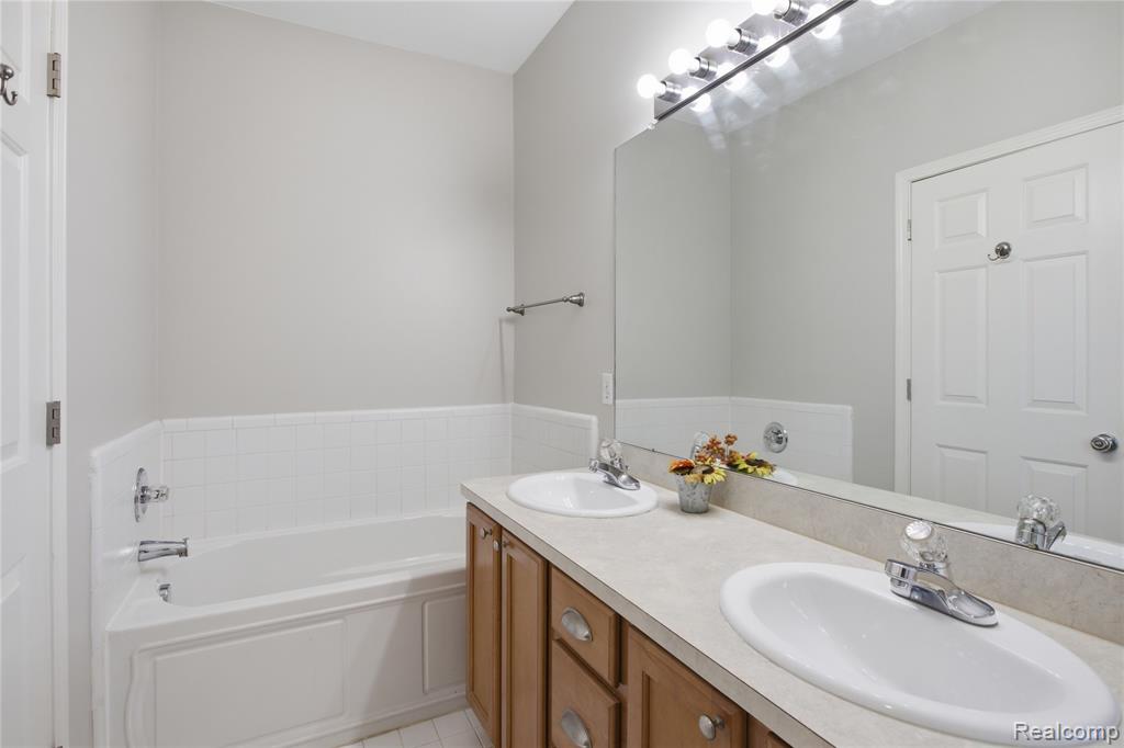 1468 Devon Lane Troy, MI 48084 - Photo 15 of 29