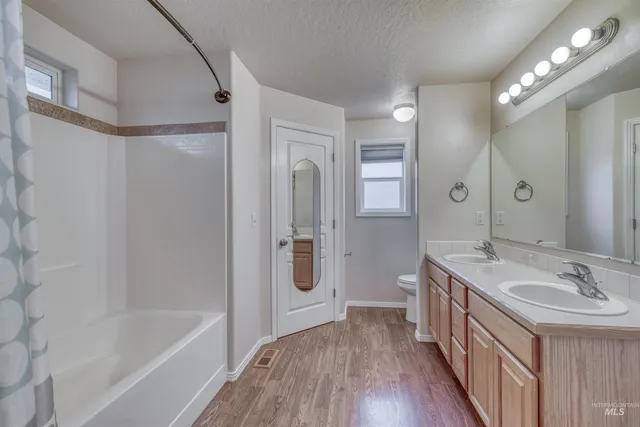 $374,900 | 1008 Pintail Street, Fruitland, ID 83619