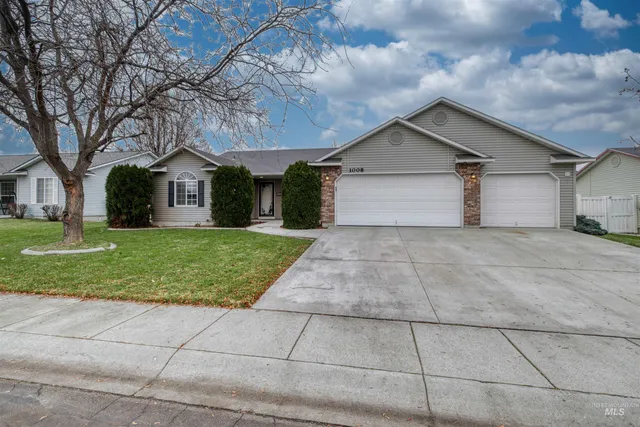 $374,900 | 1008 Pintail Street, Fruitland, ID 83619