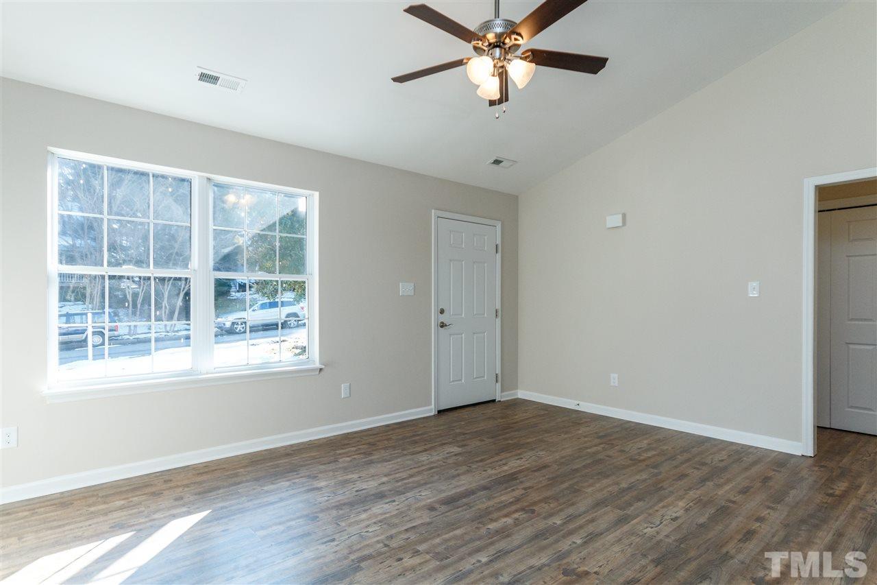 1029 Mills Street Raleigh, NC 27608 - Photo 7 of 24