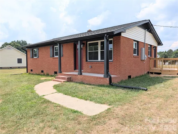 $1,350 | 202 Ebenezer Road, Kings Mountain, NC 28086