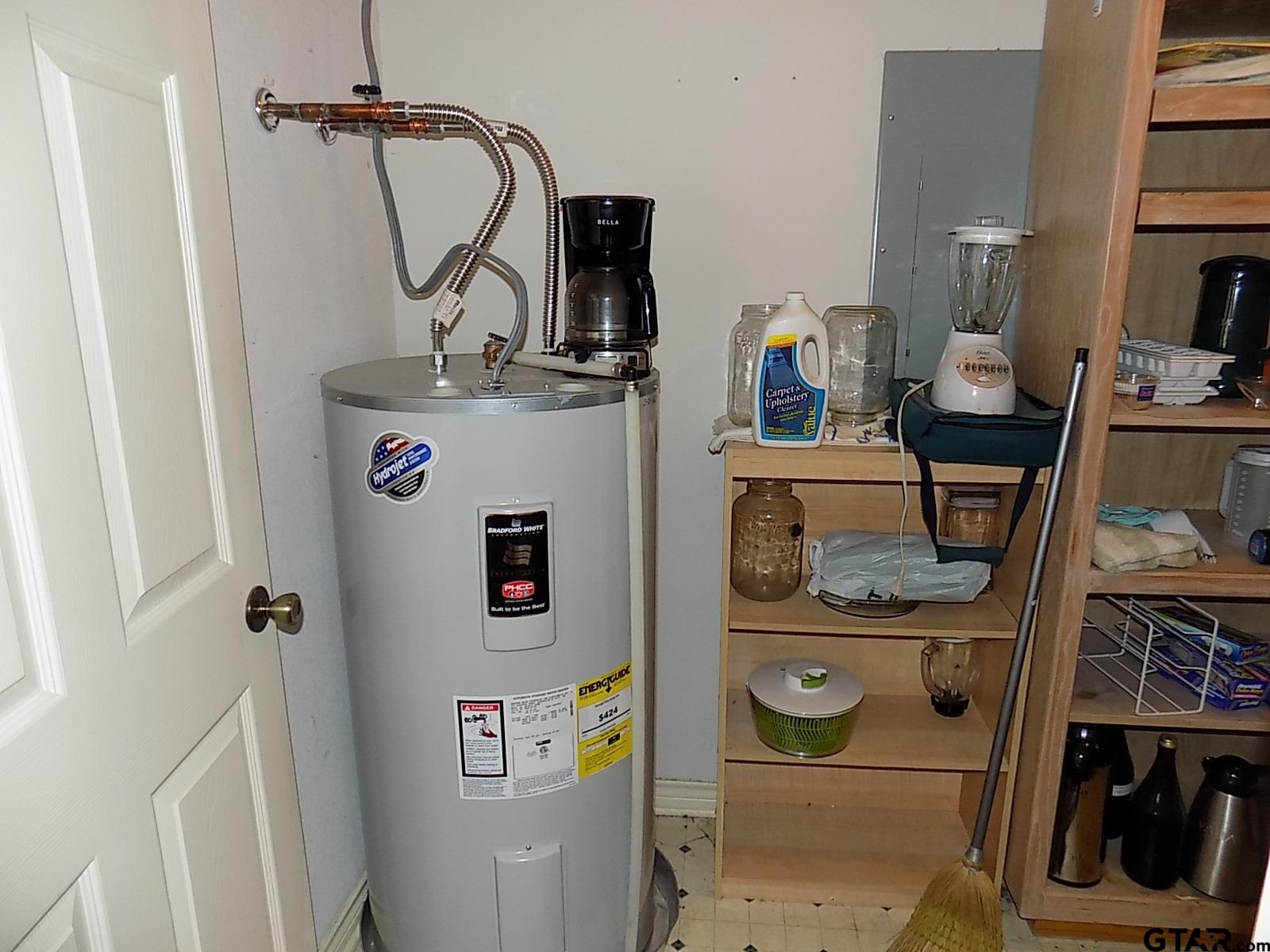 111 Laurel Lane Holly Lake Ranch, TX 75765 - Photo 4 of 43 a bathroom with a sink and a mirror