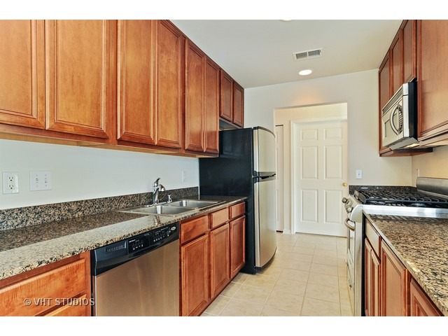 420 57th Street, Unit 103 Kenosha, WI 53140 - Photo 5 of 15
