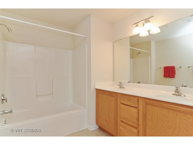 420 57th Street, Unit 103 Kenosha, WI 53140 - Photo 10 of 15