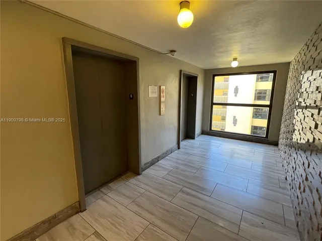 $135,000 | 15600 Northwest 7th Avenue, Unit 3011, Miami, FL 33169