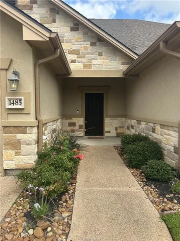 $2,200 | 1485 Buena Vista Drive, College Station, TX 77845