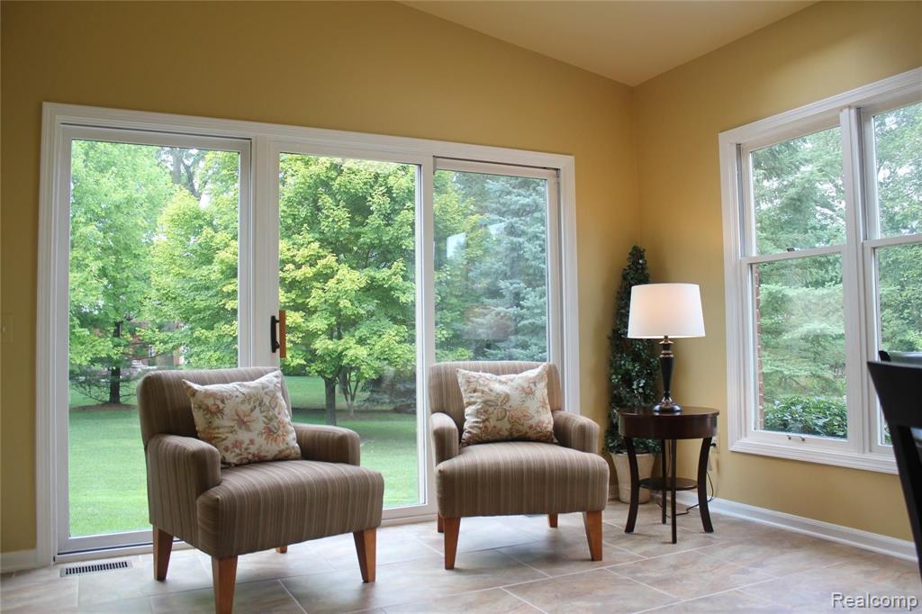 1794 Skyline Drive Rochester Hills, MI 48306 - Photo 13 of 41