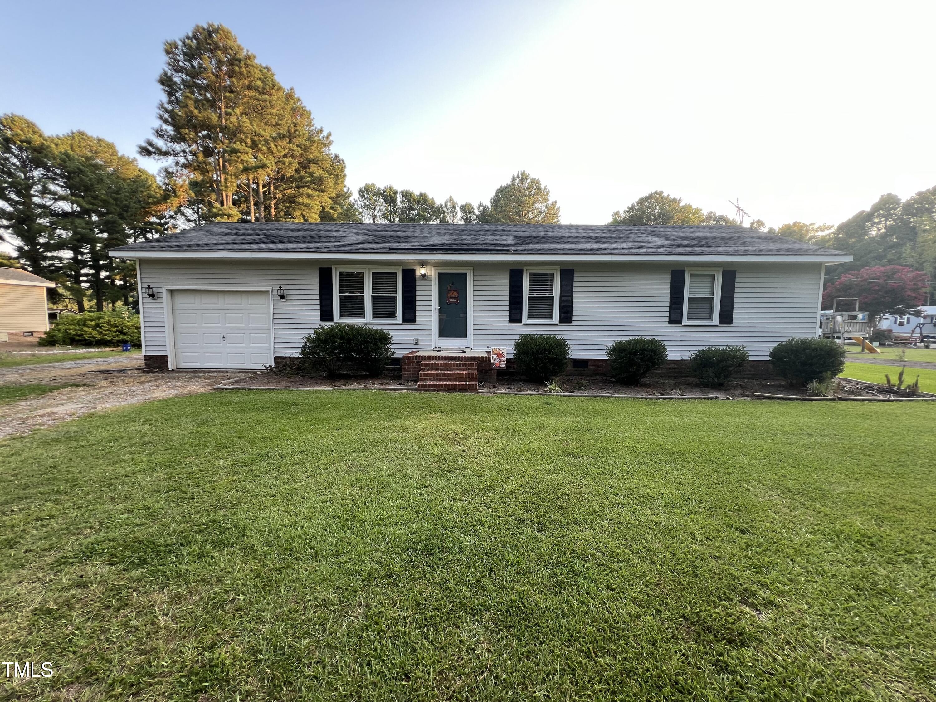 922 Woodruff Road Selma, NC 27576 - Photo 2 of 23 IMG_4640