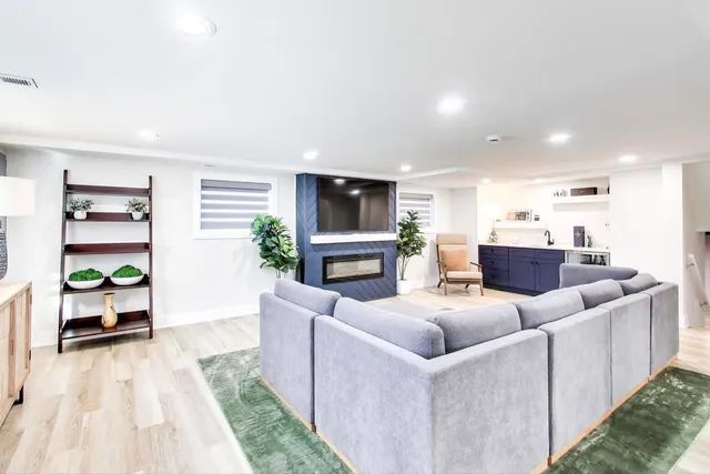 $675,000 | 932 North Knight Avenue, Park Ridge, IL 60068