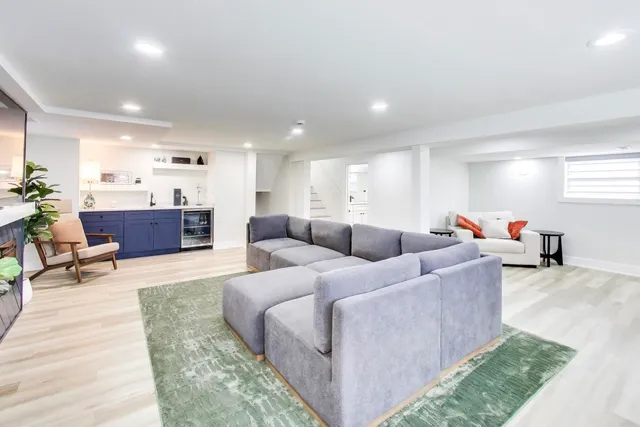 $675,000 | 932 North Knight Avenue, Park Ridge, IL 60068