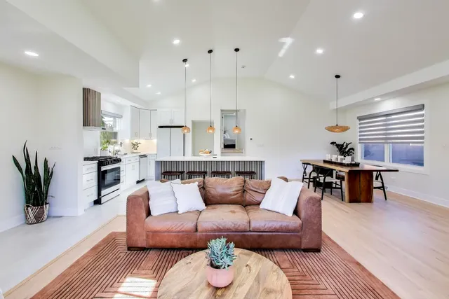 $675,000 | 932 North Knight Avenue, Park Ridge, IL 60068