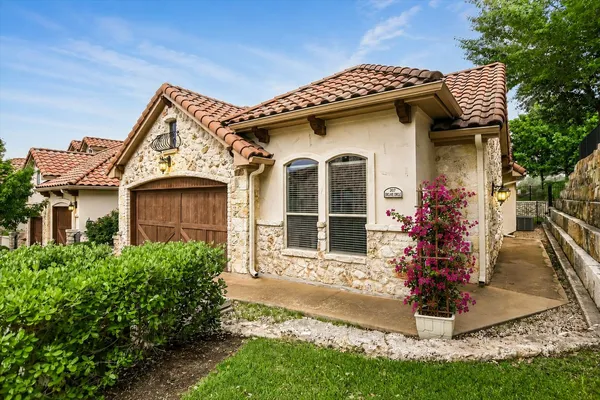 $525,000 | 207 Enclave Circle, Horseshoe Bay, TX 78657