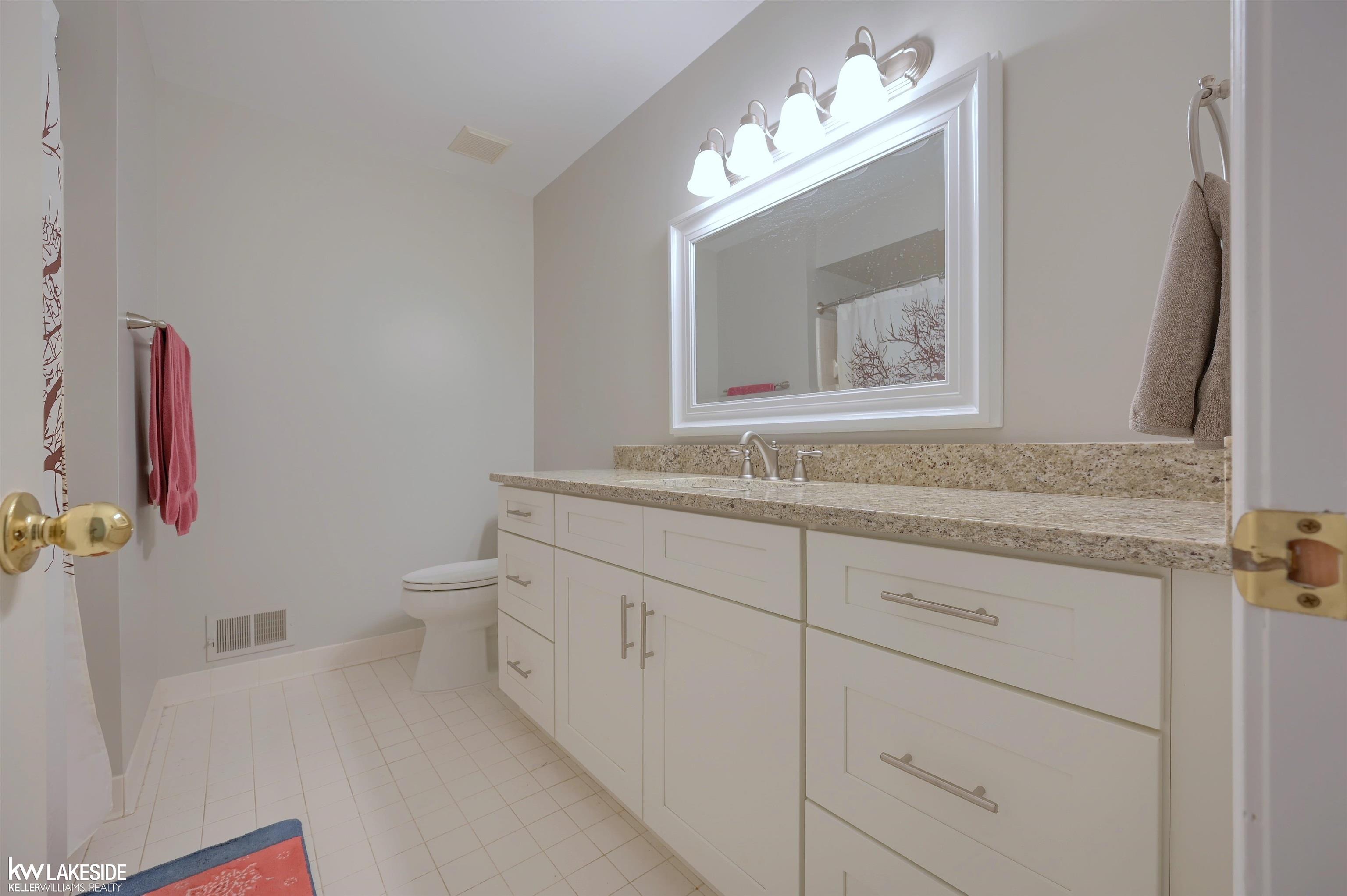 740 Lake Ridge Road Rochester Hills, MI 48307 - Photo 24 of 32