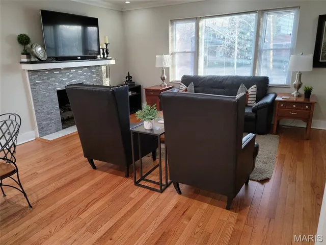 $2,195 | 7547 Delmar Boulevard, University City, MO 63130