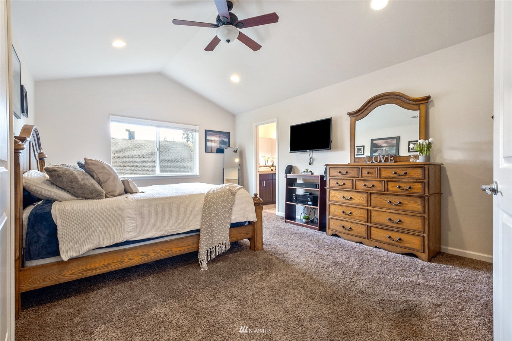 3635 Northeast 6th Street Renton, WA 98056 - Photo 16 of 31 Gallery Image 16