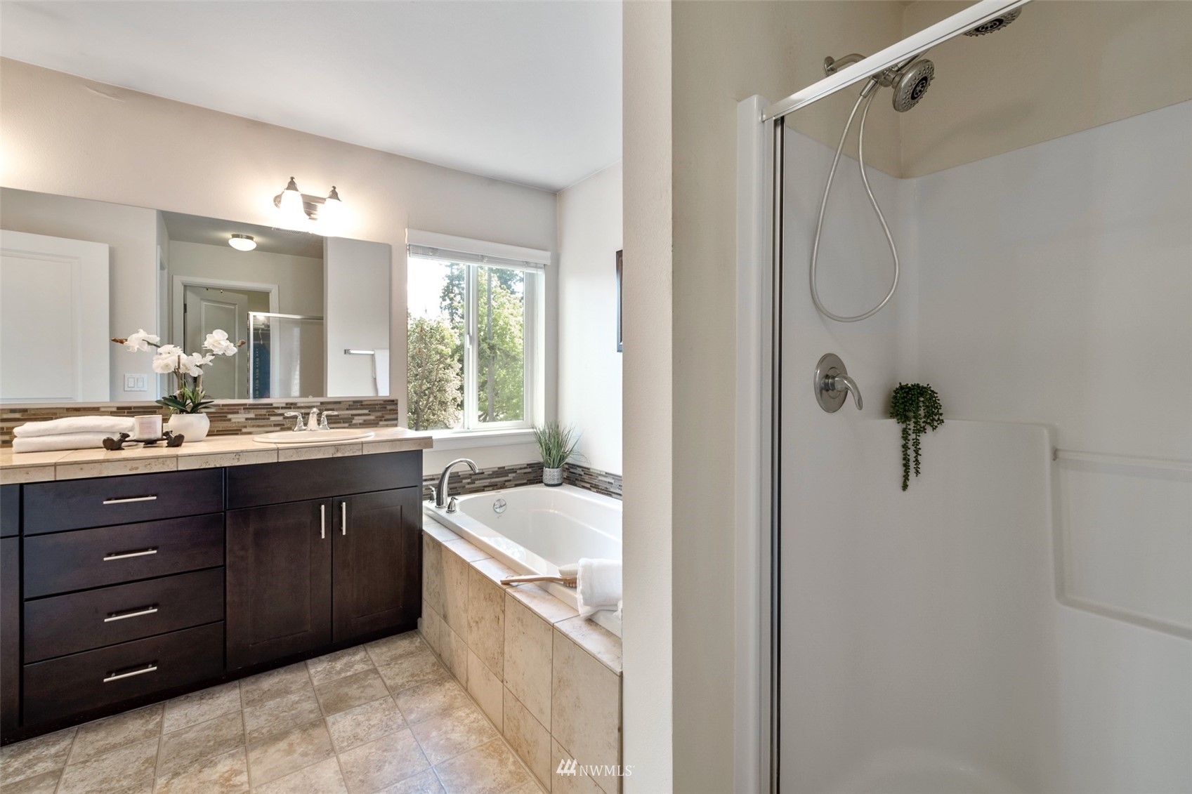 3635 Northeast 6th Street Renton, WA 98056 - Photo 18 of 31 Gallery Image 18