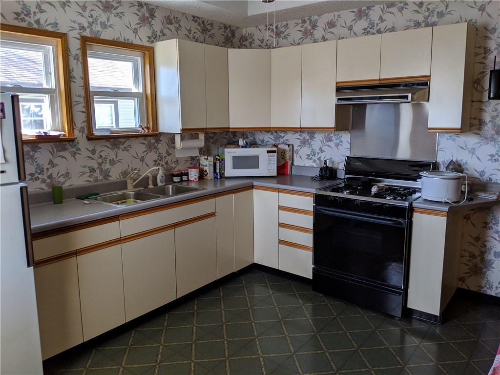 254 Holmes Road Warwick, RI 02888 - Photo 5 of 8 Gallery Image 5