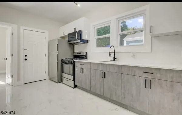 $2,650 | 183 Summer Street, Passaic, NJ 07055