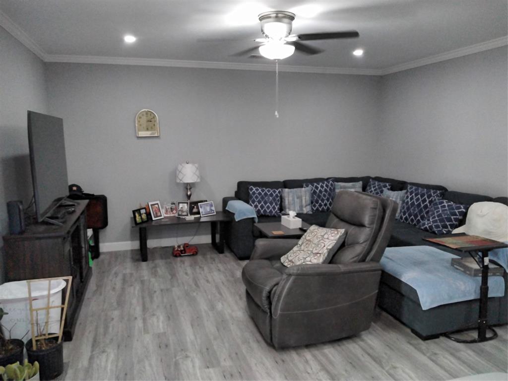 5036 Arbor Glen Road The Colony, TX 75056 - Photo 8 of 29 a living room with furniture