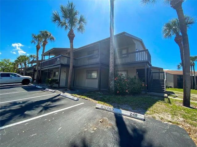 $1,635 | 6332 Newtown Circle, Unit 32B5, Tampa, FL 33615