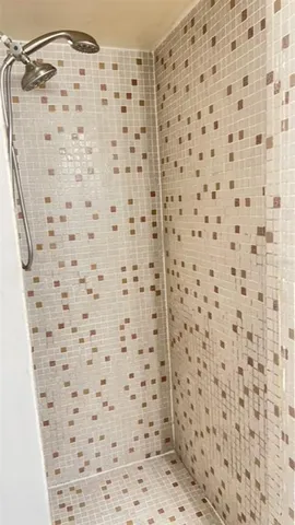 $1,635 | 6332 Newtown Circle, Unit 32B5, Tampa, FL 33615