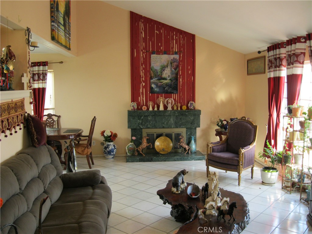 3673 Citronella Street Simi Valley, CA 93063 - Photo 3 of 16 Gallery Image 3