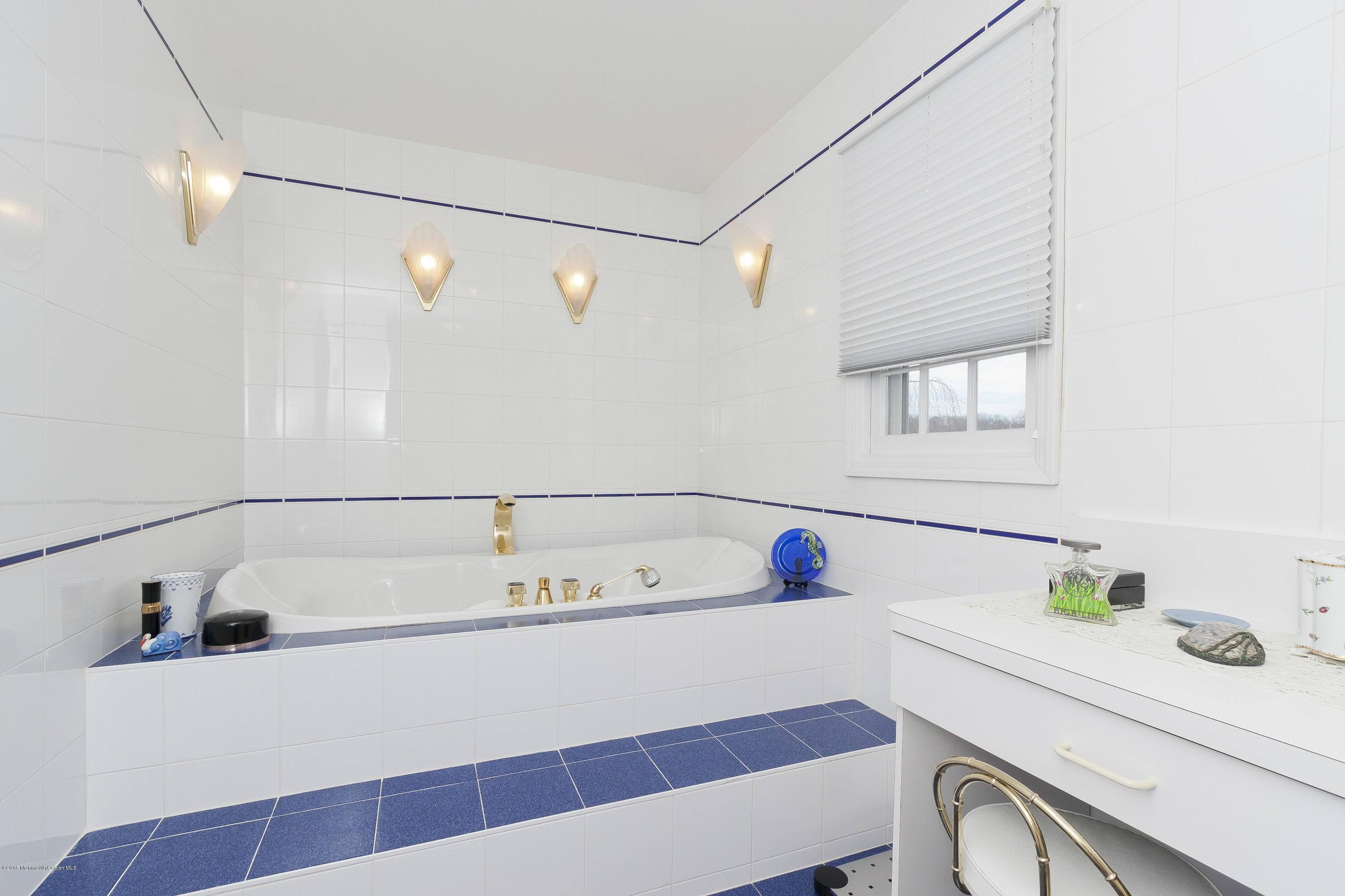 460 Marl Road Colts Neck, NJ 07722 - Photo 21 of 37 master bath