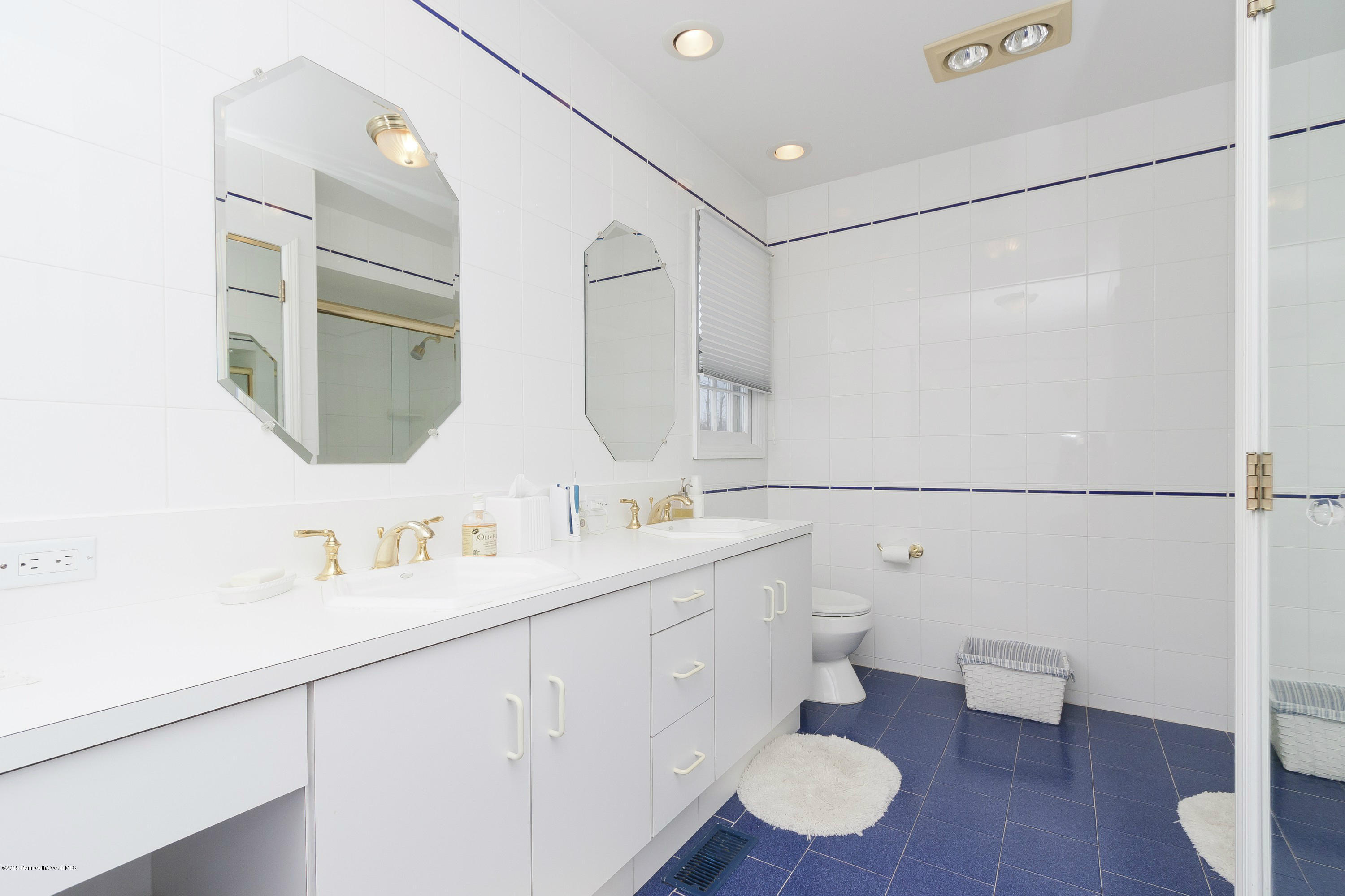 460 Marl Road Colts Neck, NJ 07722 - Photo 22 of 37 master bath