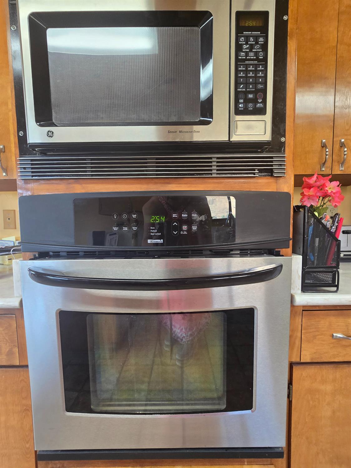 4204 Highway 263 Yreka, CA 96097 - Photo 16 of 66 a stove top oven sitting inside of a kitchen